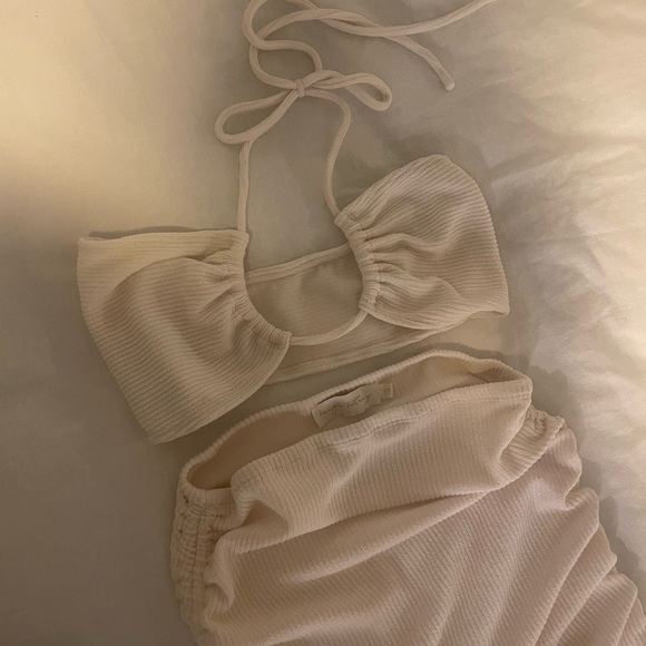 Beige Set - Picture 2 of 5